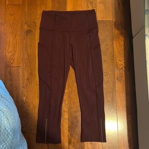 super cute capris like leggings, pockets on the sides to put your phone